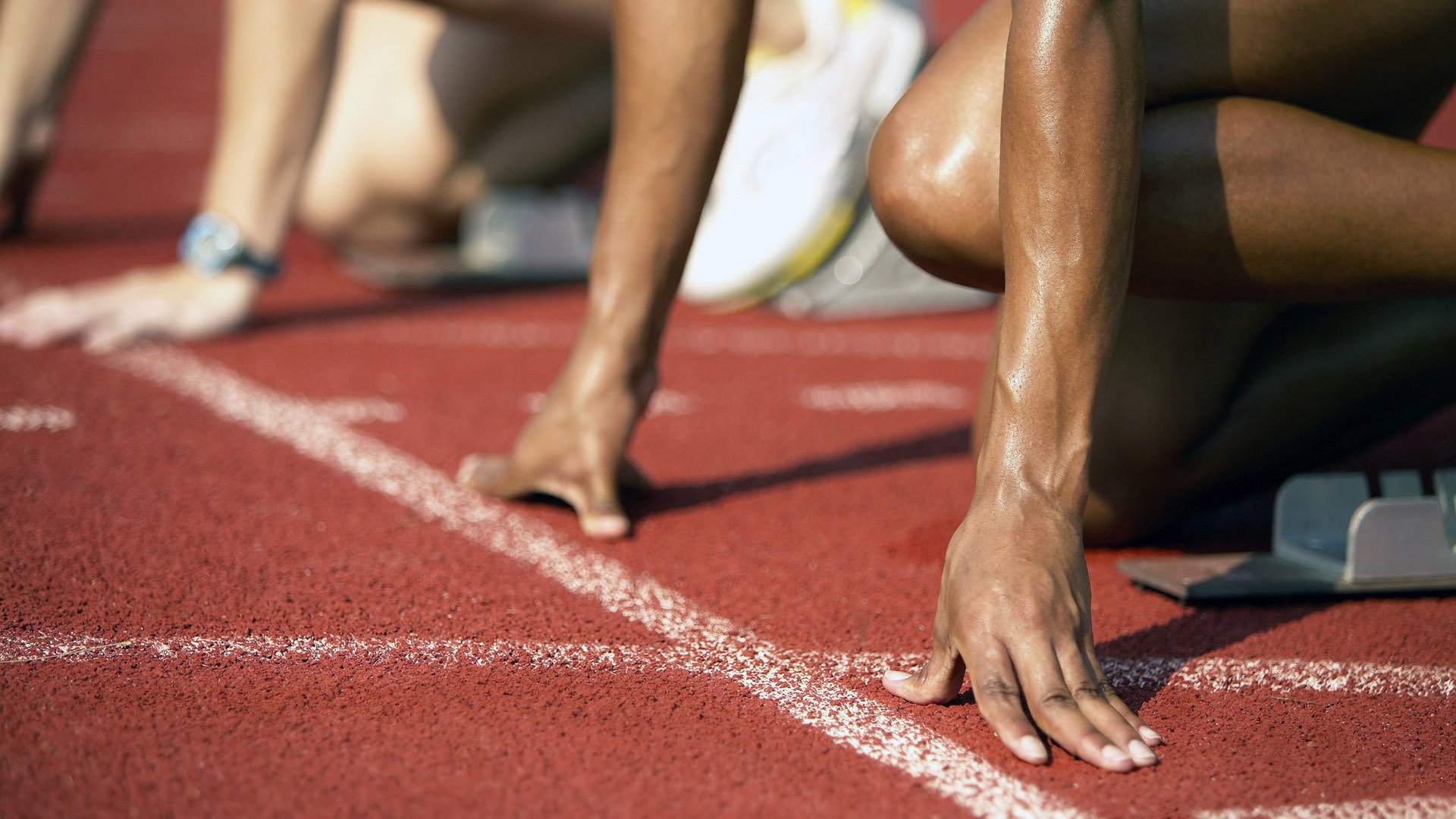 历史上的第一人:首次夺冠的瞬间,第一位冠军